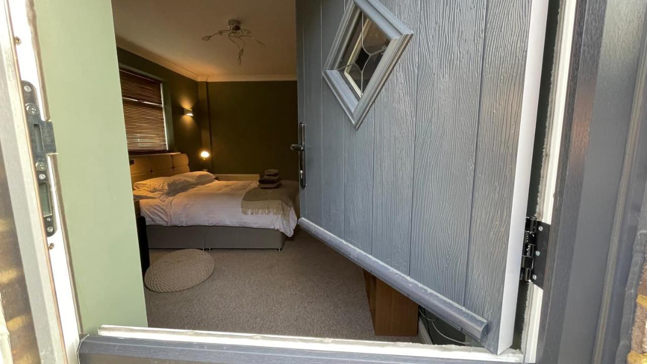 Fab Stay Uk - Coastal And Country Retreat With Free Secure Off Road Parking Minutes From Both Dover And Deal Eksteriør billede
